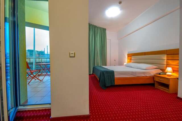 Отель Hotel Sir Orhideea Бухарест-21