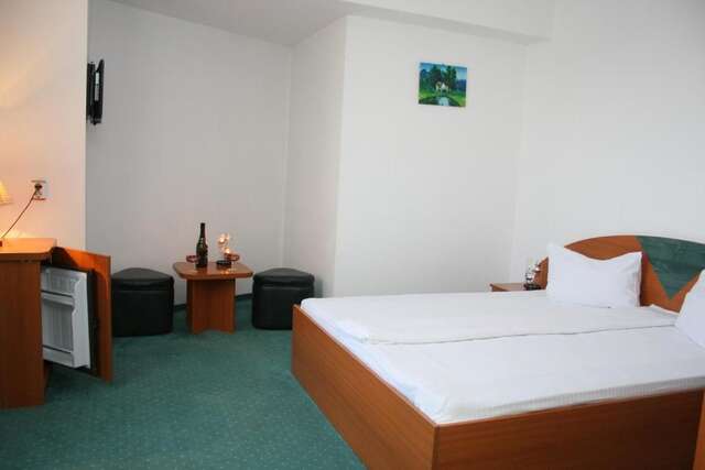 Отель Hotel Sir Orhideea Бухарест-52